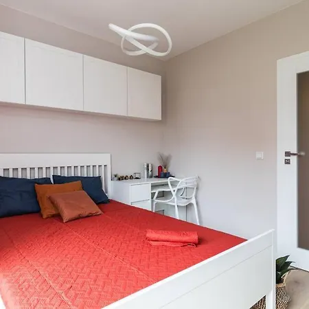 Hotel Superapart Syta 173 *